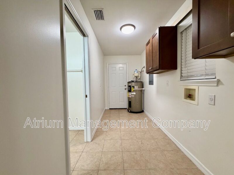 Charming 3-Bedroom Home with Fenced Yard in the Heart of Lake Helen property image