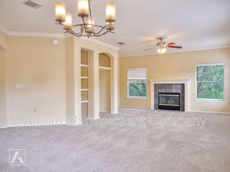 Inviting 3 Bed 2 Bath Gated Spacious Condo in Lake Mary, FL near Heathrow property image