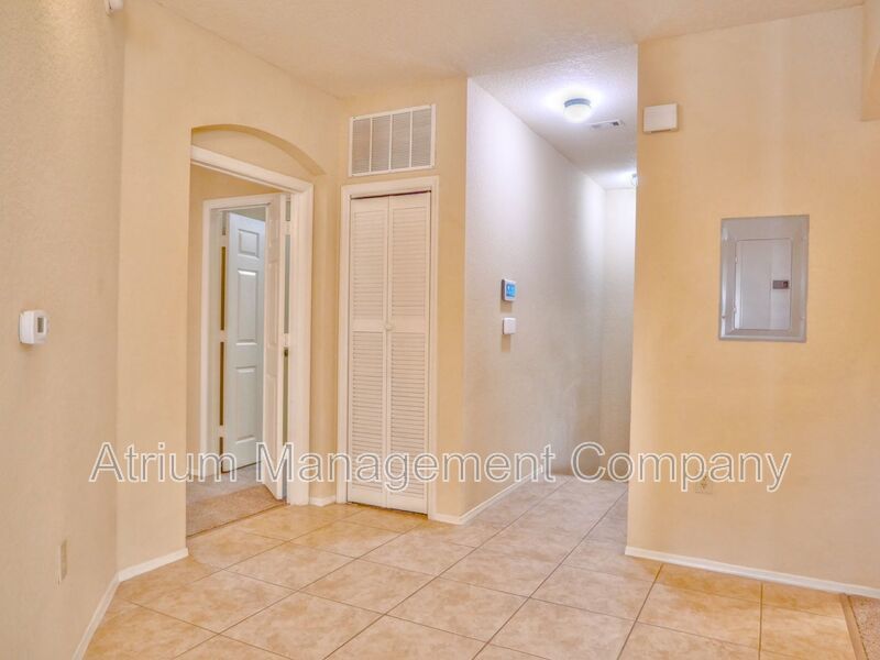 Inviting 3 Bed 2 Bath Gated Spacious Condo in Lake Mary, FL near Heathrow property image