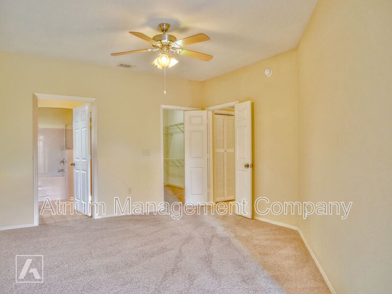 Inviting 3 Bed 2 Bath Gated Spacious Condo in Lake Mary, FL near Heathrow property image