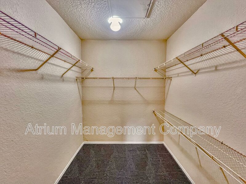 Inviting 3 Bed 2 Bath Gated Spacious Condo in Lake Mary, FL near Heathrow property image