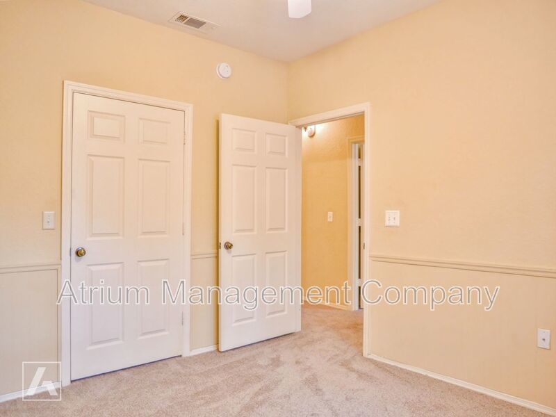 Inviting 3 Bed 2 Bath Gated Spacious Condo in Lake Mary, FL near Heathrow property image