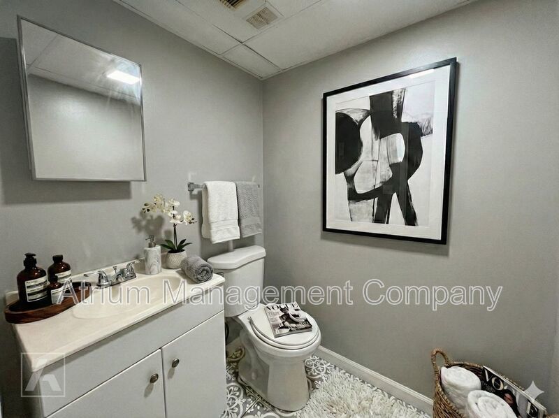 Private 1-Bedroom Apartment on Curry Ford Rd | Exclusive Residential Conversion in Orlando property image
