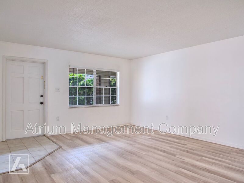 Charming 2 Bedroom, 1 Bath Apartment in Lake Cherokee/Lake Davis Area property image