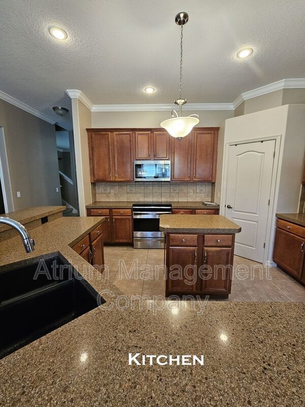 Elegant 5-Bed, 3.5-Bath Pool Home in Lake Mary’s Exclusive Magnolia Plantation – Guard Gated Luxury! property image