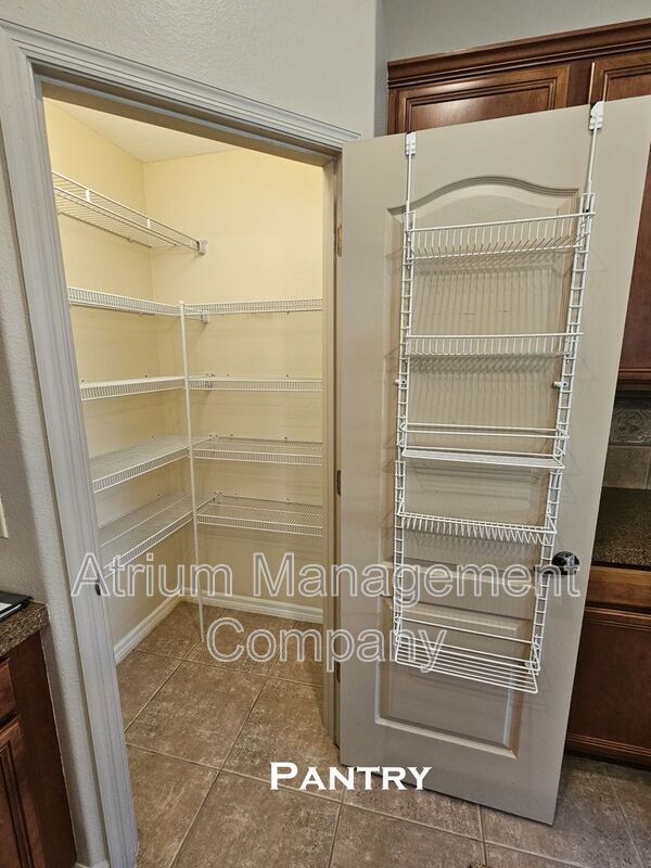 Elegant 5-Bed, 3.5-Bath Pool Home in Lake Mary’s Exclusive Magnolia Plantation – Guard Gated Luxury! property image