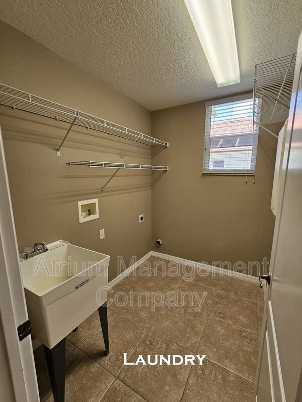 Elegant 5-Bed, 3.5-Bath Pool Home in Lake Mary’s Exclusive Magnolia Plantation – Guard Gated Luxury! property image