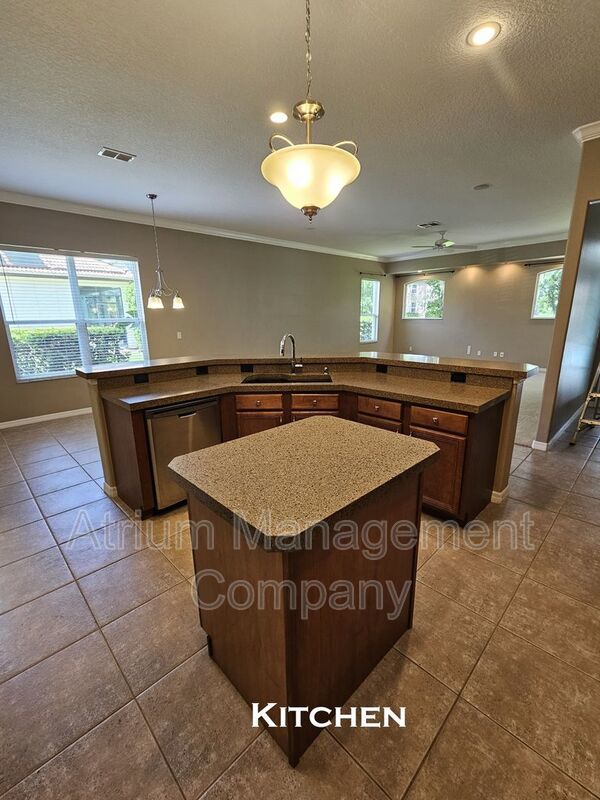 Elegant 5-Bed, 3.5-Bath Pool Home in Lake Mary’s Exclusive Magnolia Plantation – Guard Gated Luxury! property image