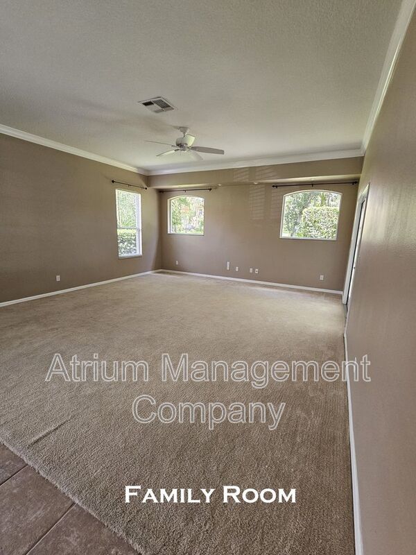 Elegant 5-Bed, 3.5-Bath Pool Home in Lake Mary’s Exclusive Magnolia Plantation – Guard Gated Luxury! property image