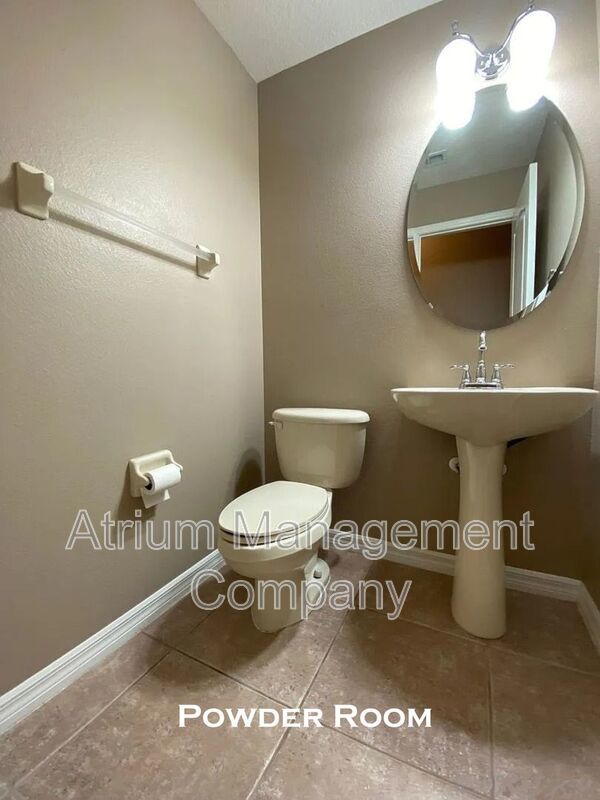 Elegant 5-Bed, 3.5-Bath Pool Home in Lake Mary’s Exclusive Magnolia Plantation – Guard Gated Luxury! property image