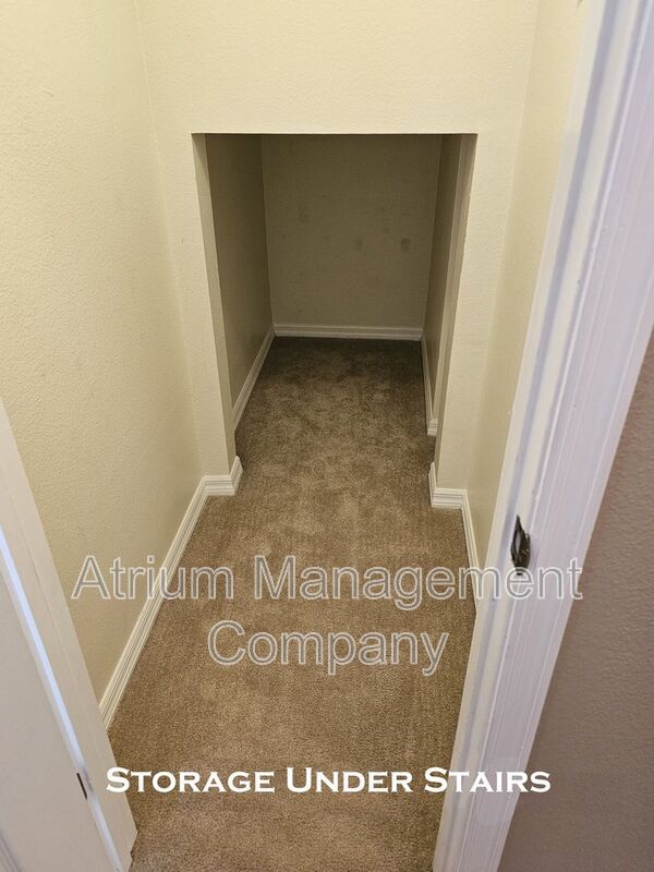 Elegant 5-Bed, 3.5-Bath Pool Home in Lake Mary’s Exclusive Magnolia Plantation – Guard Gated Luxury! property image