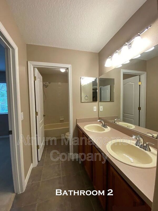 Elegant 5-Bed, 3.5-Bath Pool Home in Lake Mary’s Exclusive Magnolia Plantation – Guard Gated Luxury! property image