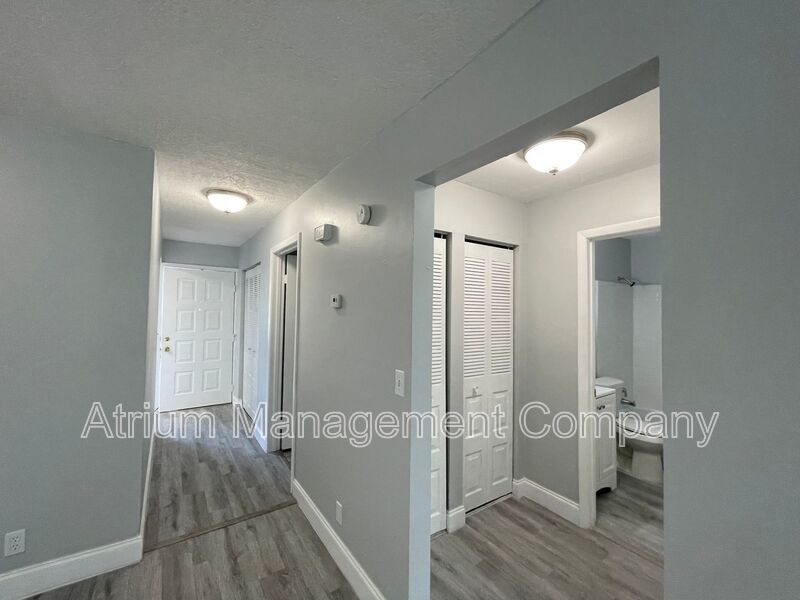 2 Bedrooms 1 Bath Apartment in Tituville property image