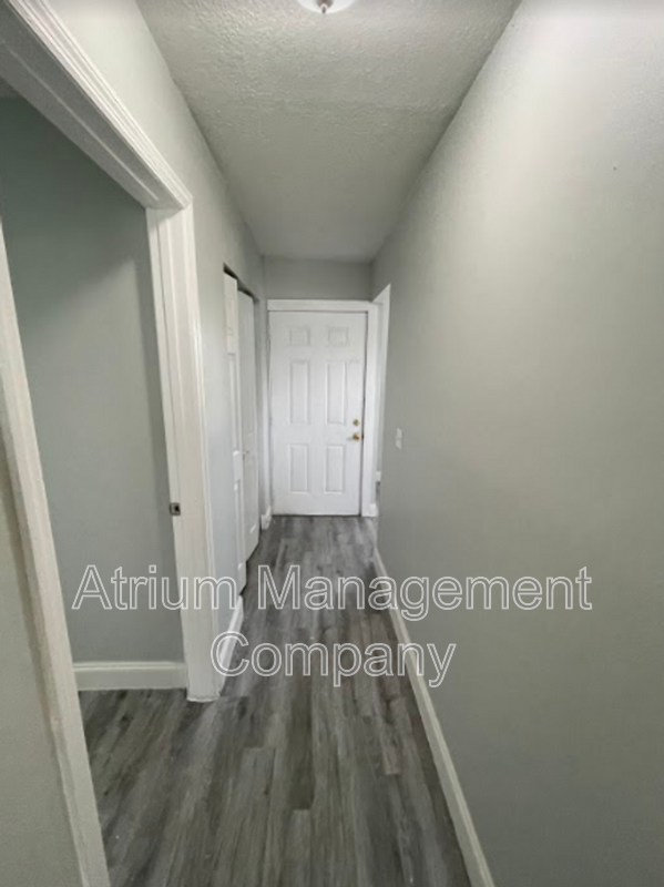 2 Bedrooms 1 Bath Apartment in Tituville property image