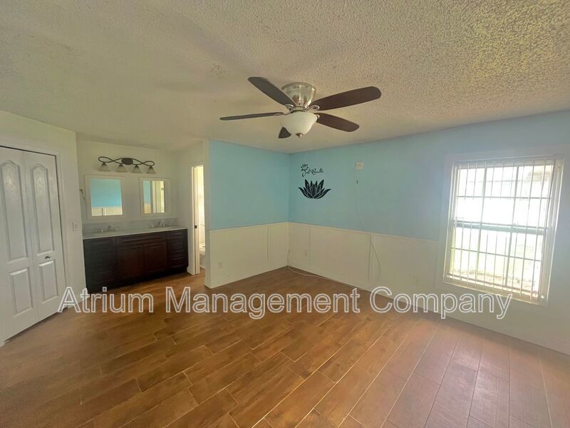Discover your dream home in this beautiful 4-bedroom, 2-bath gem in Deltona! property image