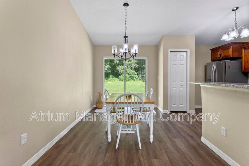 Beautiful 3 Bedroom 2 Bathroom Pool Home in Wildwood, FL property image