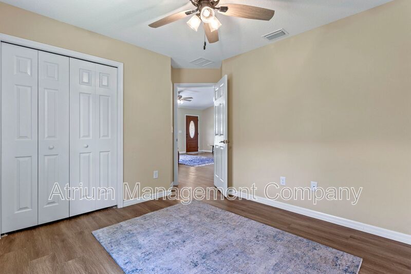 Beautiful 3 Bedroom 2 Bathroom Pool Home in Wildwood, FL property image