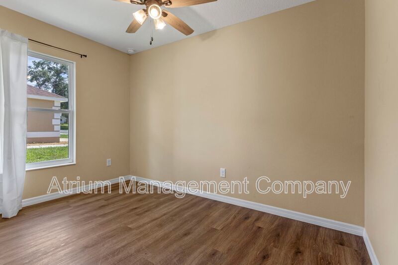 Beautiful 3 Bedroom 2 Bathroom Pool Home in Wildwood, FL property image