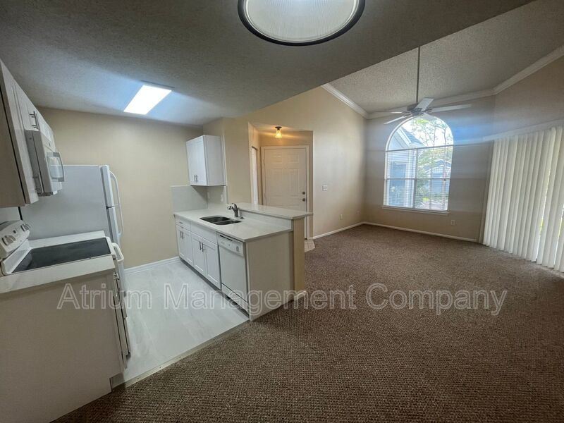 Top-Floor 1 Bedroom Condo in Regency Park – Lake Mary AVAILABLE NOW property image