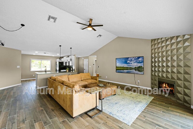 Live the Lake Life! Stunning 4BD Home with Water Access in Lake Mary property image