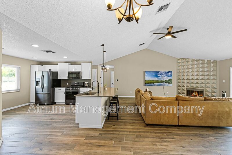 Live the Lake Life! Stunning 4BD Home with Water Access in Lake Mary property image