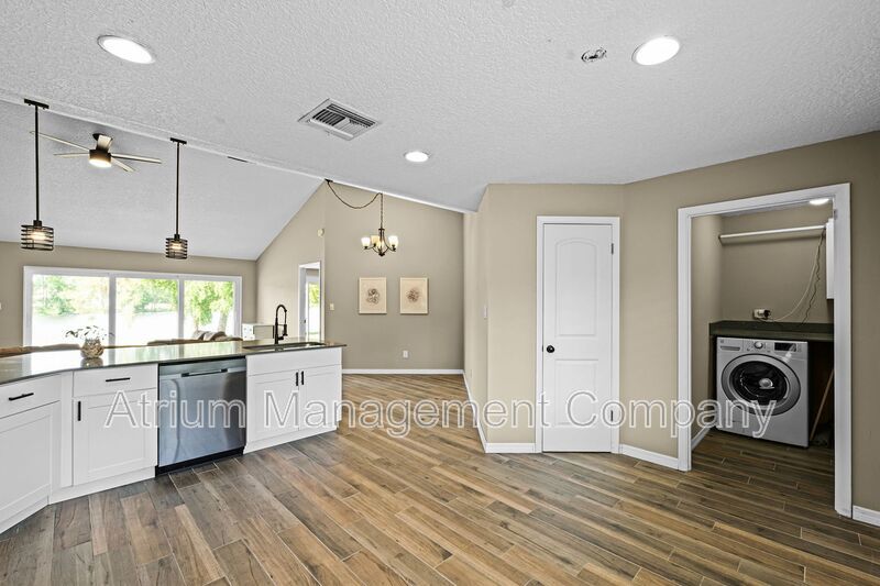 Live the Lake Life! Stunning 4BD Home with Water Access in Lake Mary property image