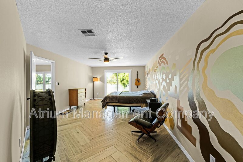 Live the Lake Life! Stunning 4BD Home with Water Access in Lake Mary property image