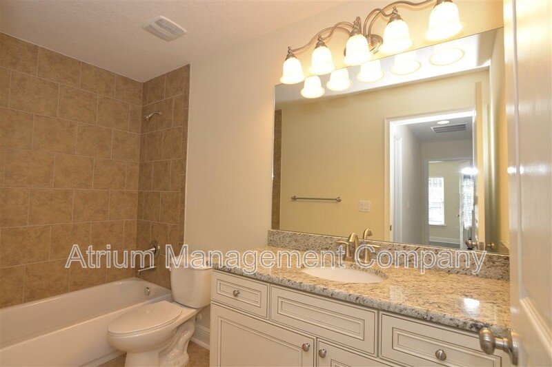 3 Bedroom, 2.5 Half Bath Town Home Downtown Orlando property image
