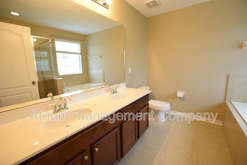 Beautiful 2 Bed 2.5 Bath with Loft Gated Town Home for Rent in Sanford, FL! property image