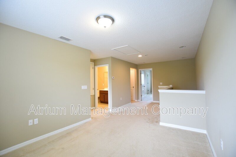 Beautiful 2 Bed 2.5 Bath with Loft Gated Town Home for Rent in Sanford, FL! property image