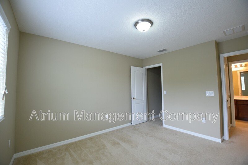 Beautiful 2 Bed 2.5 Bath with Loft Gated Town Home for Rent in Sanford, FL! property image