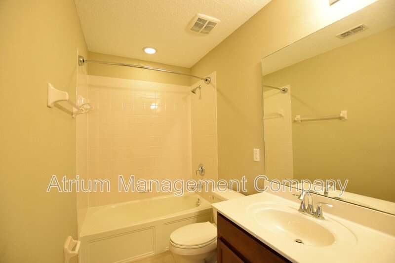Beautiful 2 Bed 2.5 Bath with Loft Gated Town Home for Rent in Sanford, FL! property image