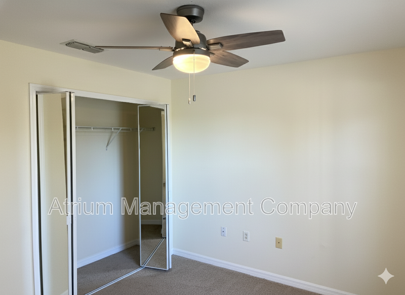 Gated Community Gem: Turnkey 2/2 in Emerald Lake property image