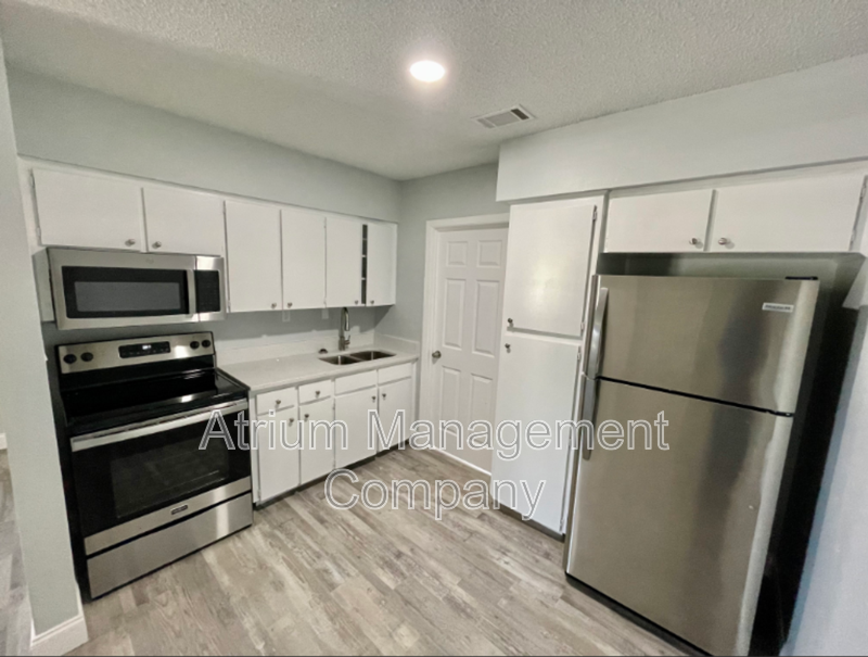 Your Perfect One Bedroom + Den at Janie B Apartments in Tampa, FL! Offering DECEMBER FREE! property image