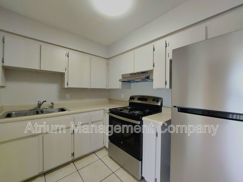 Coming Soon! 2 Bedroom, 1 Bathroom Apartment in North Lakeland  **RENT SPECIAL** 50% off of First Month's Rent! property image