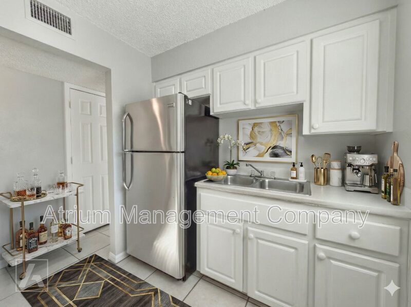 Classic Charm & Unbeatable Location: 1-Bedroom in Downtown DeLand property image