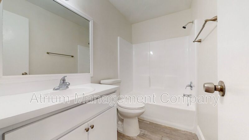 Gorgeous Seminole Heights Apartment!!! One month free! Look and lease today! property image