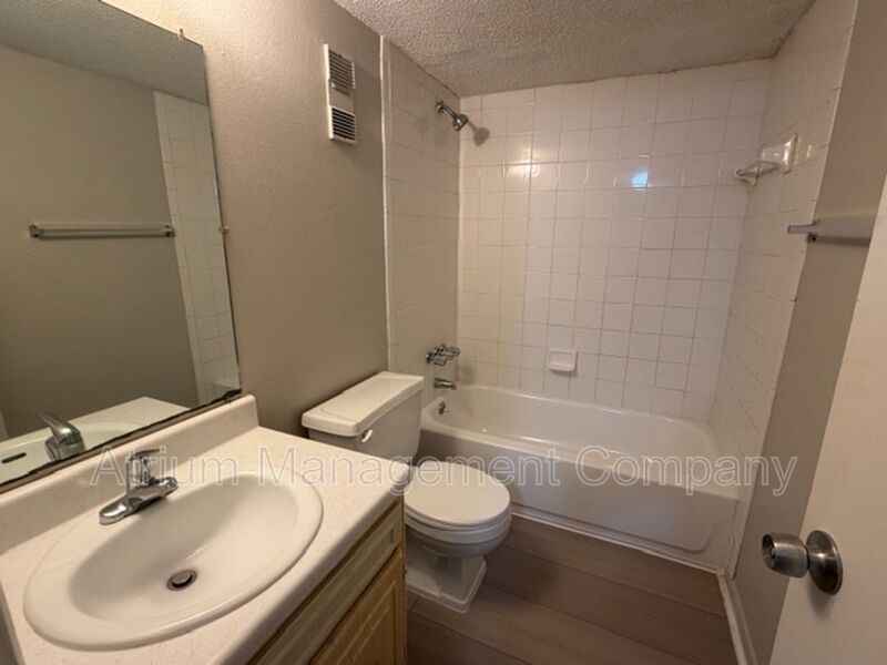 2 Bedroom 1 bath apartment for rent ready now!!!! property image