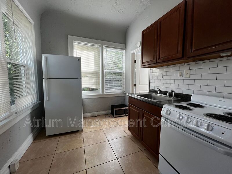 ***Immediate Occupancy FOR THIS CHARMING 1 BEDROOM APARTMENT*** property image