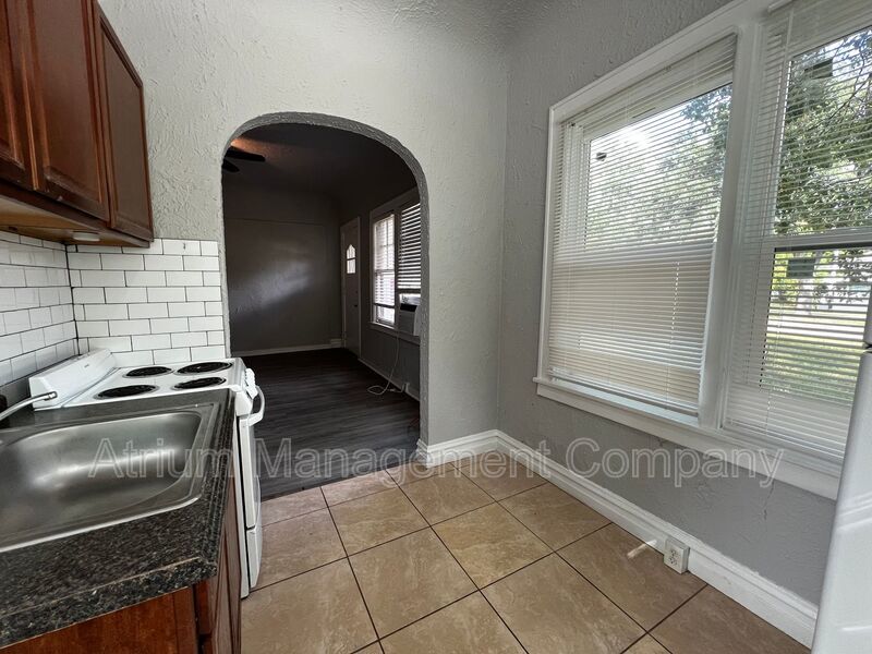 ***Immediate Occupancy FOR THIS CHARMING 1 BEDROOM APARTMENT*** property image