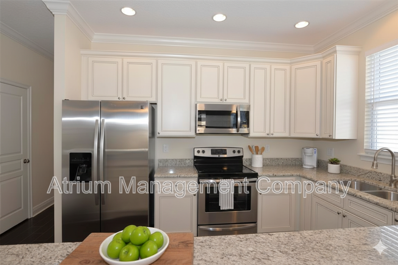 3 Bedroom, 2.5 Half Bath Town Home Downtown Orlando property image