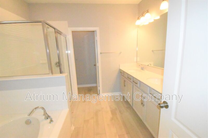 PREMIUM NEW CONSTRUCTION TOWN HOME IN TOWNS AT WHITE CEDAR property image