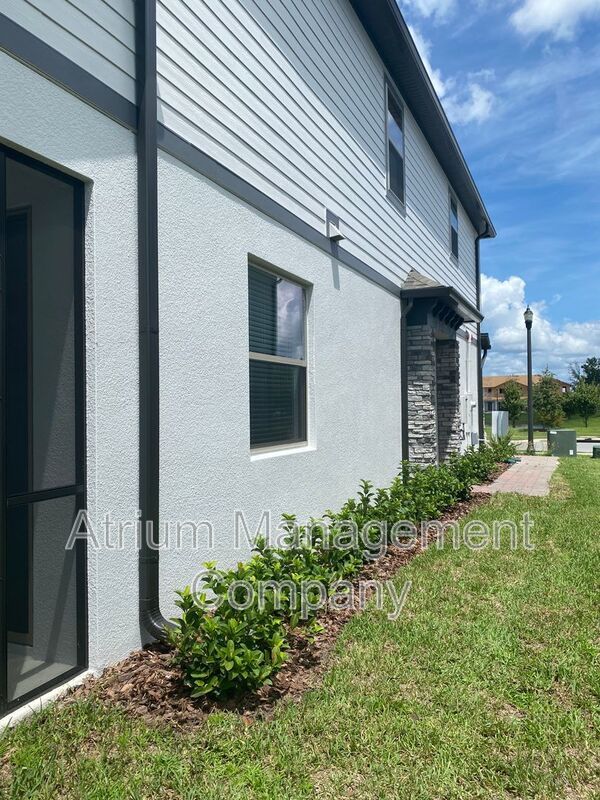 PREMIUM NEW CONSTRUCTION TOWN HOME IN TOWNS AT WHITE CEDAR property image