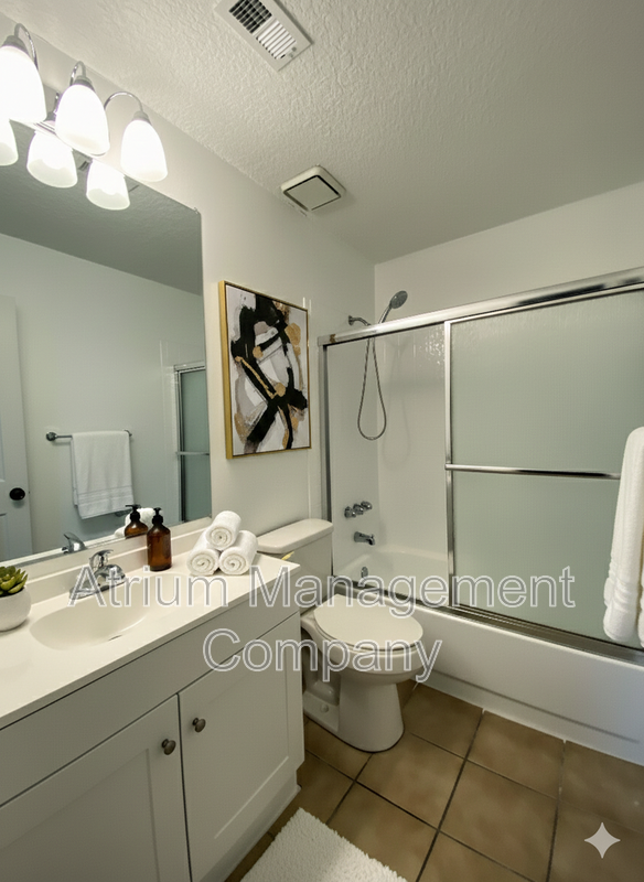 Modern Comfort Meets Convenience: Your 2-Bed, 2.5-Bath Oasis Awaits! ***Limited Time Special for Approved Applicants!!!*** Receive $500 OFF ON FIRST MONTH'S RENT! property image