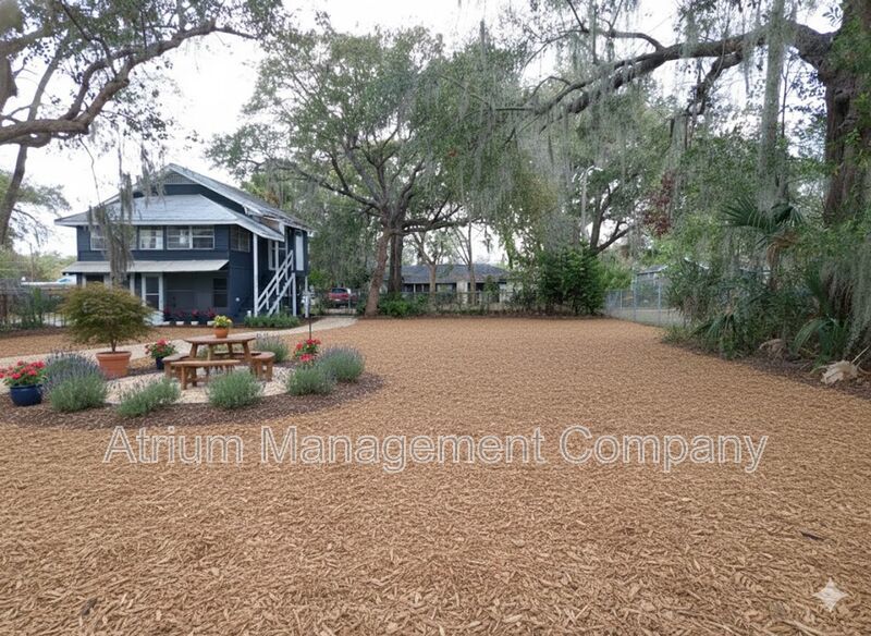 Charming 1 Bedroom - Downstairs  | 1 Bathroom Home in Prime Lakeland Location property image