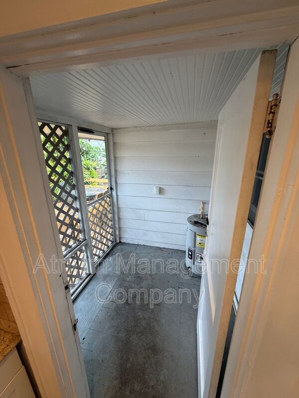 Charming 1 Bedroom Apartment in the Heart of St. Petersburg – Available Feb 2026! property image