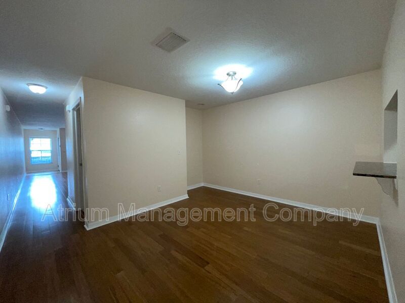 Beautiful North Lakeland Townhouse - Cobblestone Landing property image