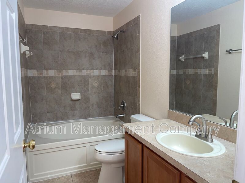 Beautiful North Lakeland Townhouse - Cobblestone Landing property image