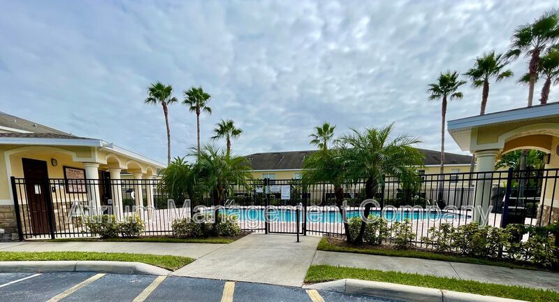 Beautiful North Lakeland Townhouse - Cobblestone Landing property image