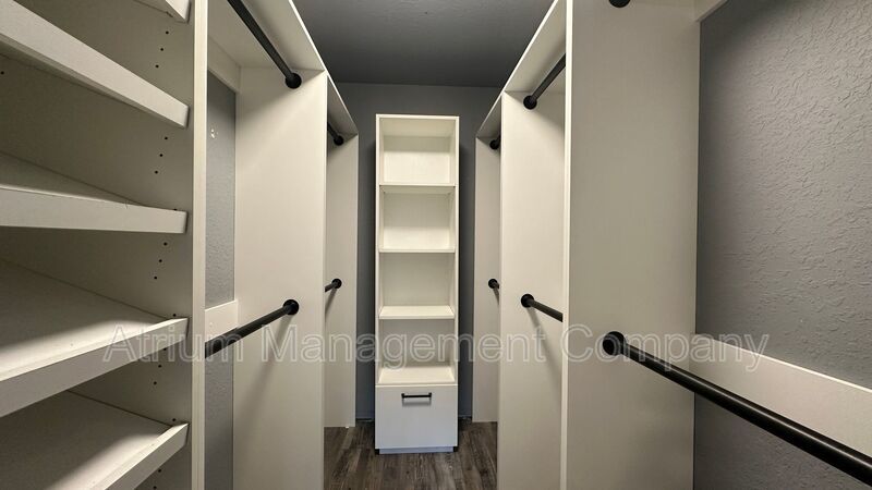 Bright & Modern 3-Bed Home with Washer & Dryer – Available Now property image